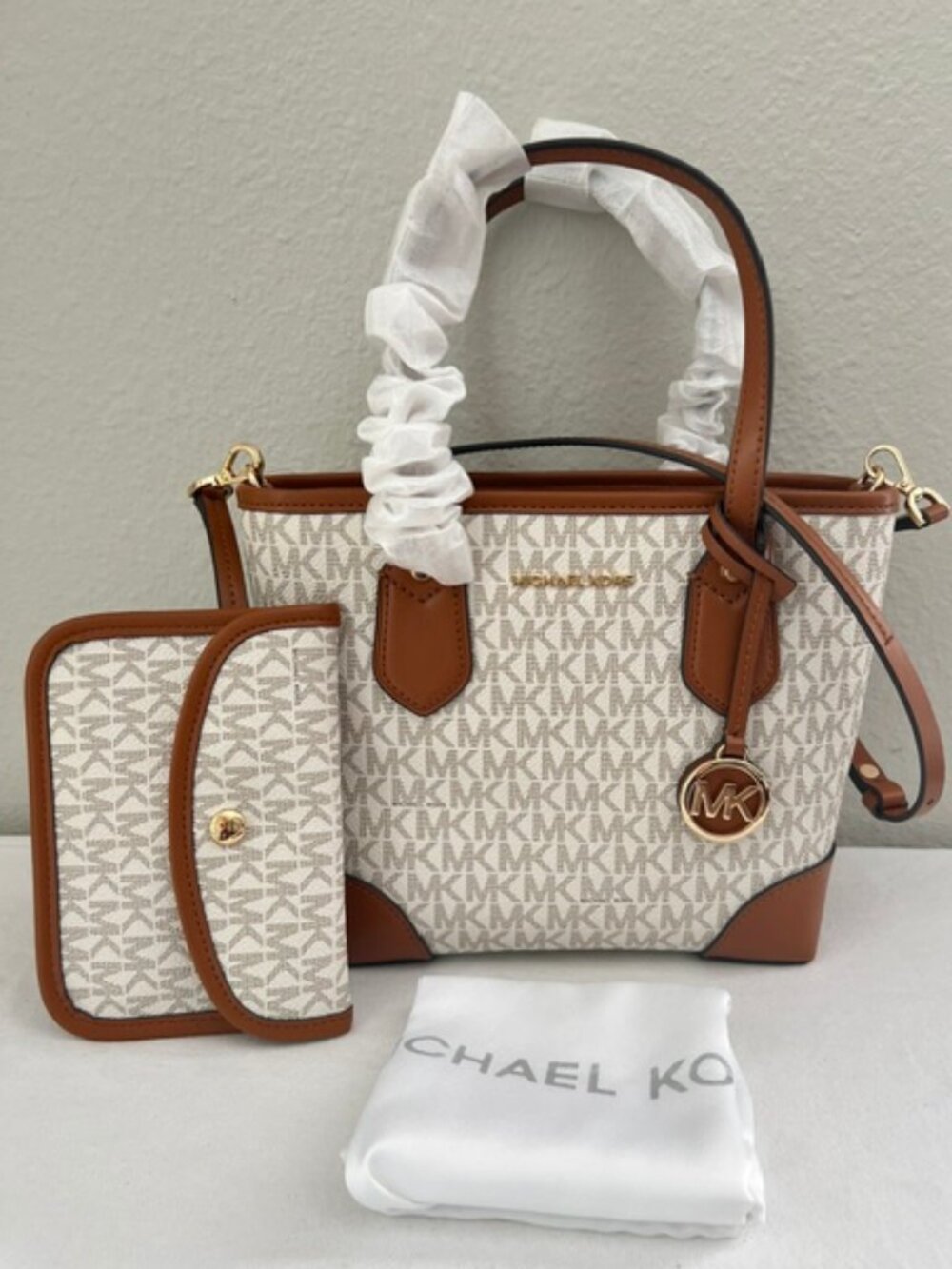 NWT Michael Kors Jet Set Small White/Multi Color Airplane Print Carryall Tote